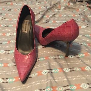 Steve Madden, tarrah fuchsia croco pumps